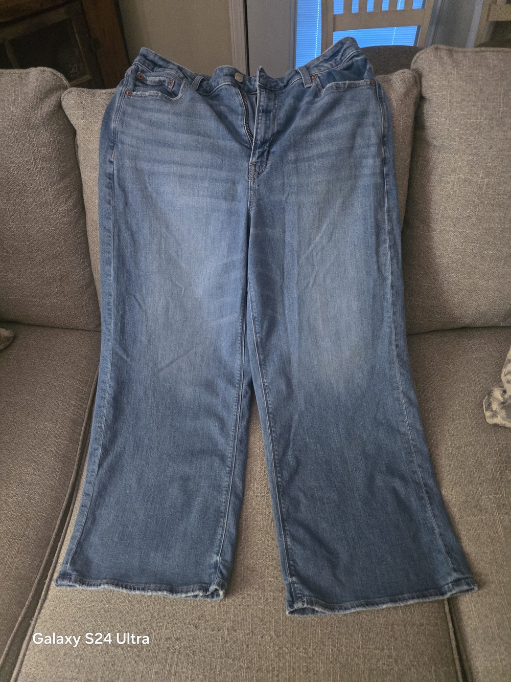 American Eagle Outfitters Light Blue Wide-Leg Jeans